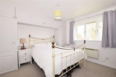 1 bedroom apartment to rent, St. Pancras, Chichester