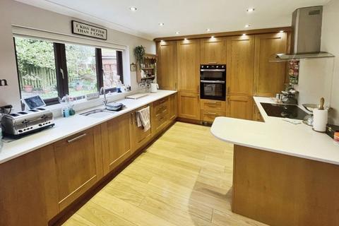 4 bedroom detached house for sale, The Beeches, Sharples