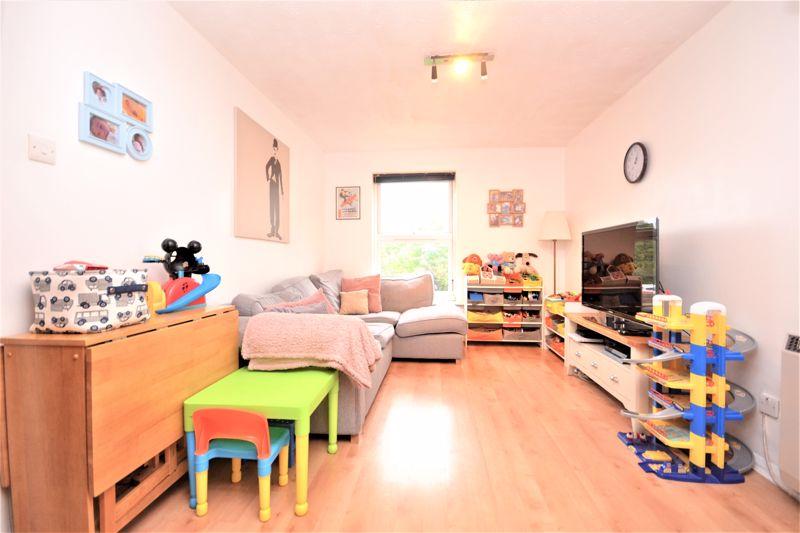 Latchingdon Court, 26 Forest Road... 1 bed flat £1,550 pcm (£358 pw)