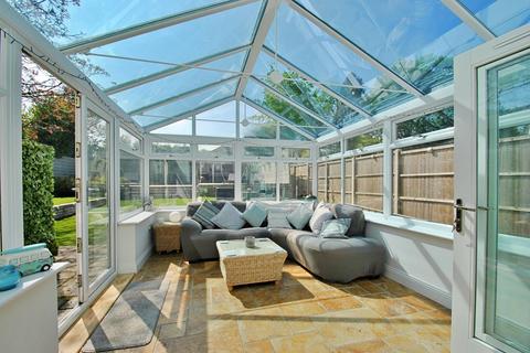 33 Cheam Road, Broadstone, BH18 9HB