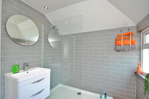 33 Cheam Road, Broadstone, BH18 9HB