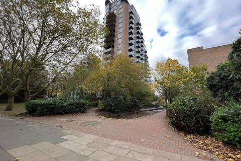 Studio to rent, Cobblestone Square, London E1W