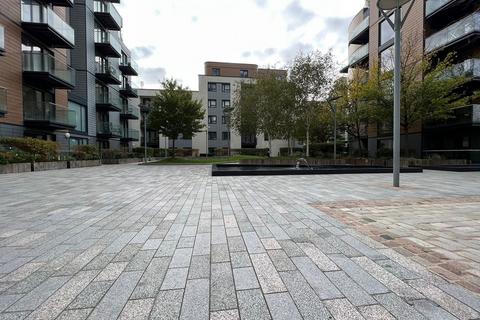Studio to rent, Cobblestone Square, London E1W