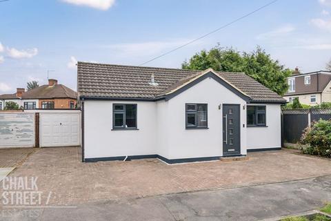 3 bedroom bungalow for sale, Thorncroft, Hornchurch, RM11