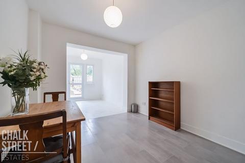 38 Felstead Road, Romford, RM5 3RH