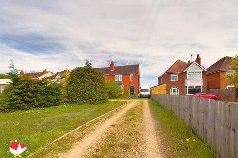 3 bedroom semi-detached house for sale, Bath Road, Hardwicke, Gloucester