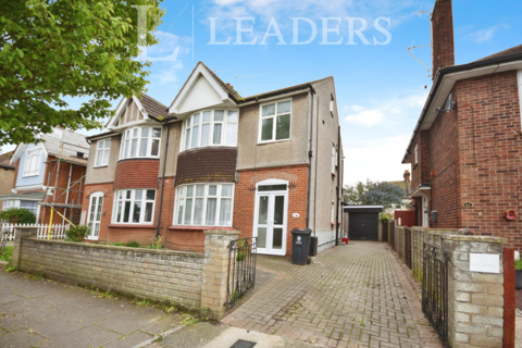 3 bedroom semi-detached house to rent, Granville Road, Close to Station