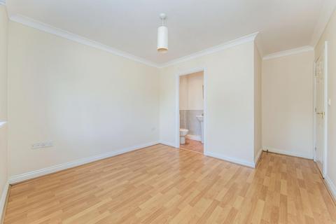 2 bedroom apartment to rent, Clarendon Way, CO1, Colchester
