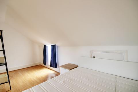 3 bedroom flat to rent, Vicarage Road, Leyton