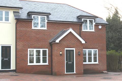 3 bedroom detached house to rent, Meadowbank Cottages, 73 Boyn Hill Road, Maidenhead