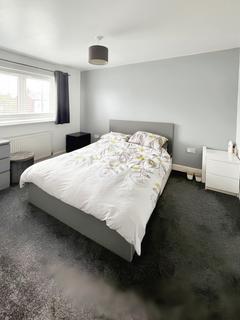 3 bedroom semi-detached house to rent, Penketh, Warrington, WA5