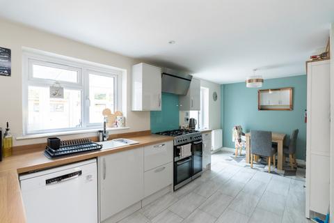 14 Oakfields, Walliswood, Dorking, RH5 5RQ