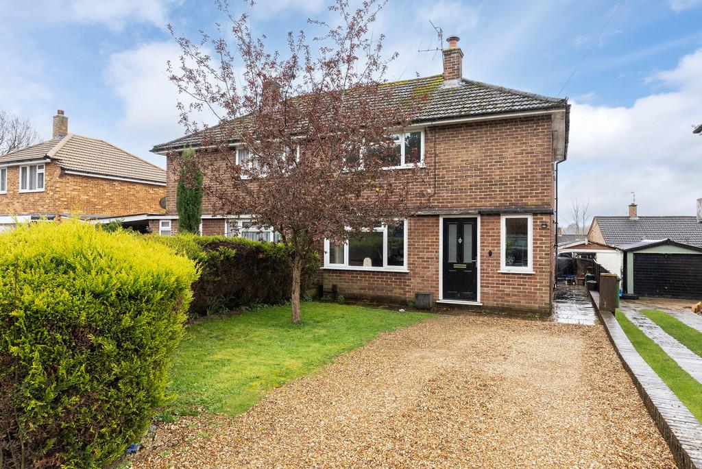 Tollgate Road, Dorking 3 bed semidetached house for sale £450,000
