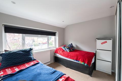 42 Tollgate Road, Dorking, RH4 2PW