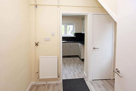 3 bedroom terraced house to rent, Lancaster Avenue, Dawley