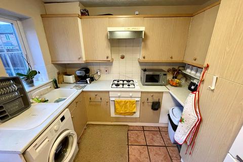 2 bedroom townhouse to rent, Orkney Close, Sinfin