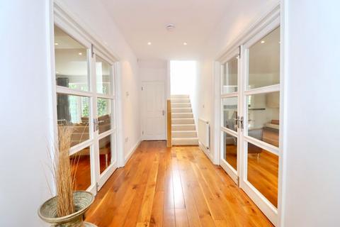 6 bedroom property for sale, Meadow Way, Chigwell IG7