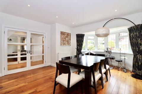 6 bedroom property for sale, Meadow Way, Chigwell IG7