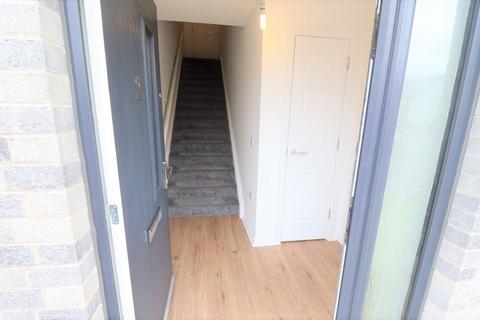 2 bedroom apartment to rent, Buckingham Avenue, Harthill