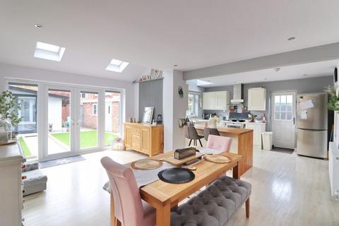 4 bedroom detached house for sale, Ladybridge Avenue, Manchester M28