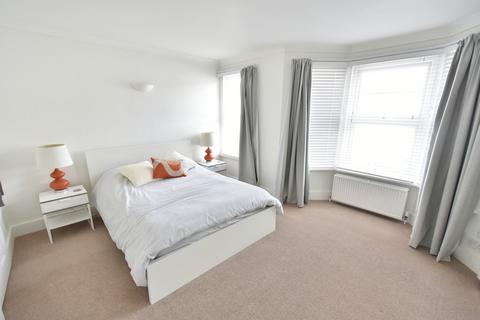 2 bedroom terraced house to rent, Byron Street, Hove
