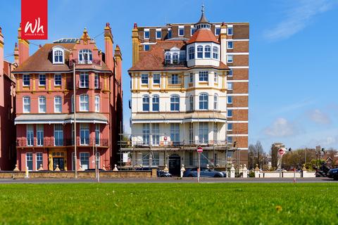 2 bedroom flat for sale, Kings Gardens, Hove