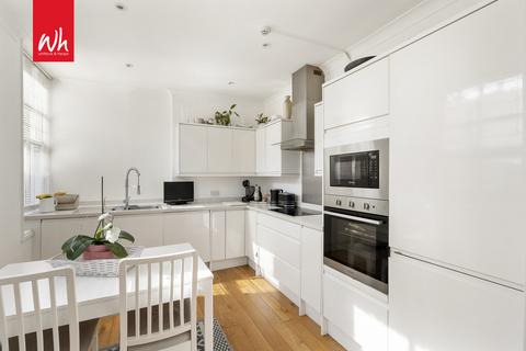 2 bedroom flat for sale, Kings Gardens, Hove