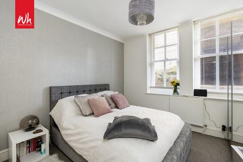 2 bedroom flat for sale, Kings Gardens, Hove