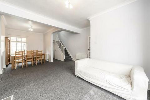 2 bedroom terraced house to rent, Braemar Road, Brentford TW8