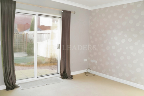 3 bedroom townhouse to rent, Ravel Close, Stamford, PE9