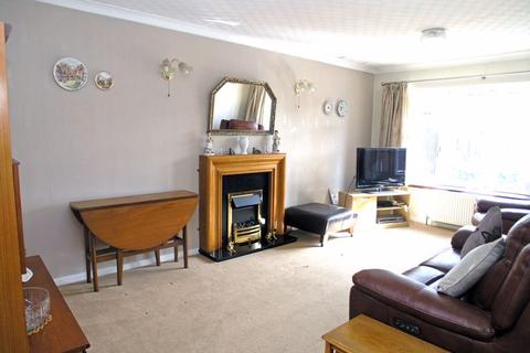 2 bedroom semi-detached bungalow for sale, Bromsgrove Road, Halesowen B63