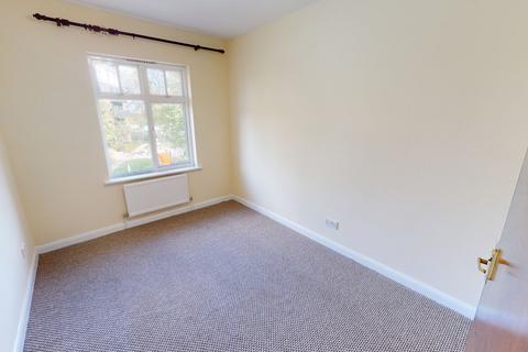 3 bedroom apartment to rent, Leithcote Path, London SW16