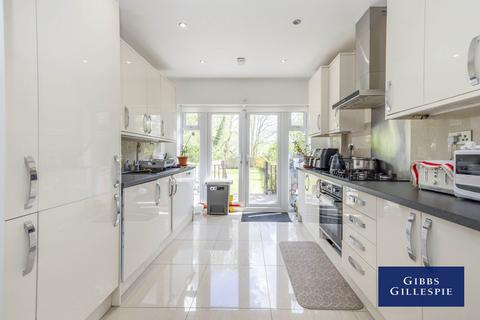 5 bedroom semi-detached house to rent, St. Michaels Crescent, Pinner