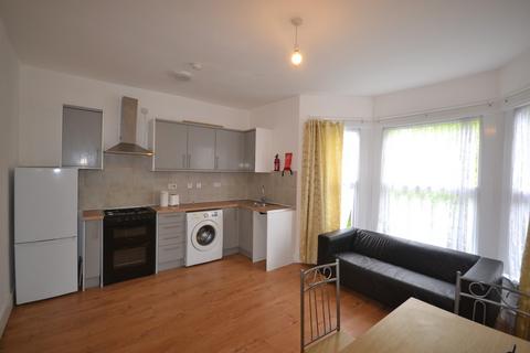 1 bedroom apartment to rent, Eastwood Road, Ilford