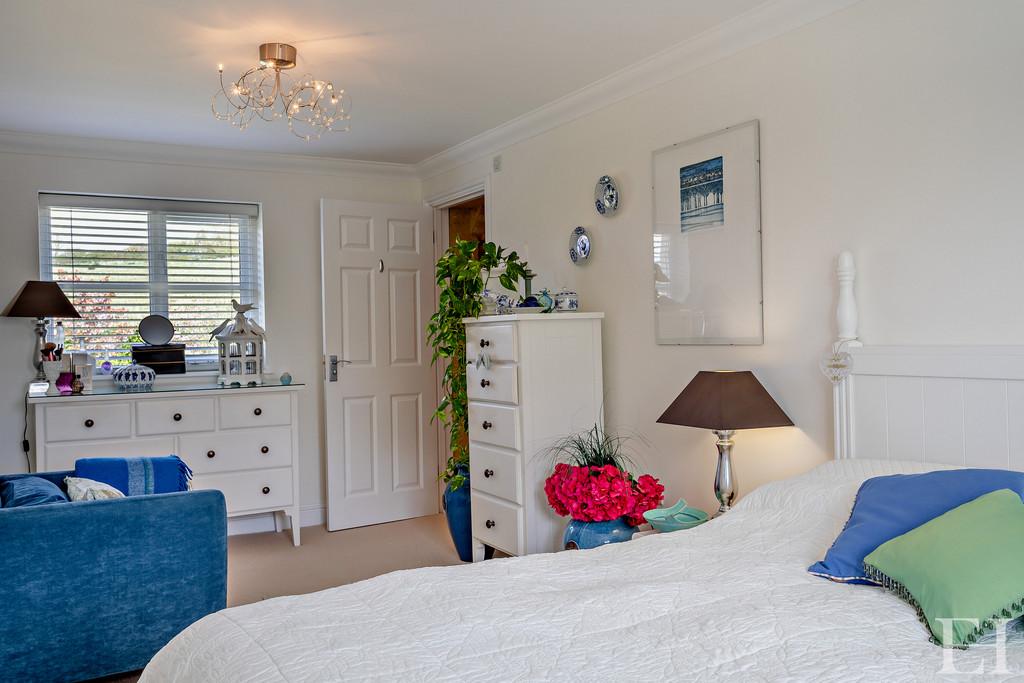 8574160-interior WM11-800