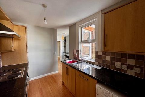 2 bedroom apartment to rent, London Road, Southborough, TN4