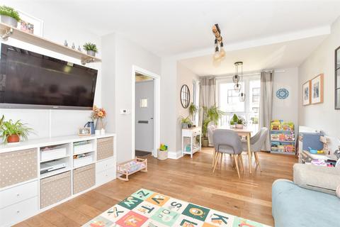 3 bedroom end of terrace house for sale, Liberator Place, Chichester, West Sussex