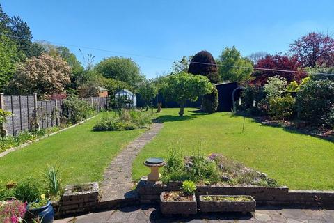 58 Gatesden Road, Fetcham, Leatherhead, KT22 9QR