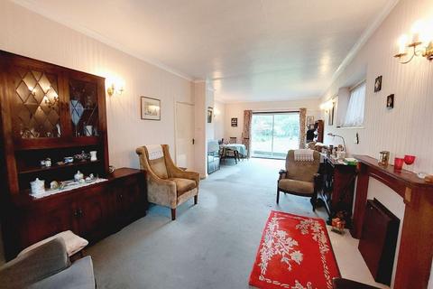 58 Gatesden Road, Fetcham, Leatherhead, KT22 9QR
