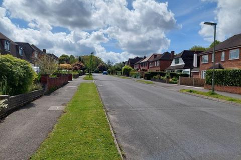 58 Gatesden Road, Fetcham, Leatherhead, KT22 9QR