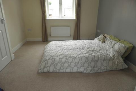3 bedroom house to rent, Swaledale Road, Warminster, Wiltshire