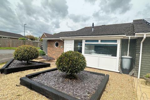 2 bedroom bungalow for sale, Penlands Vale, Steyning, West Sussex, BN44 3PL