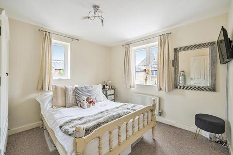 2 bedroom flat for sale, Dursley GL11
