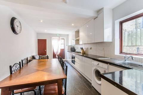 4 bedroom house to rent, Sandringham Road, Willesden, London, NW2
