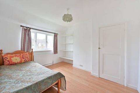 4 bedroom semi-detached house to rent, Haynt Walk, Raynes Park, London, SW20