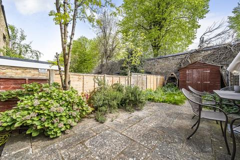 67 Tewson Road, London, SE18 1BB