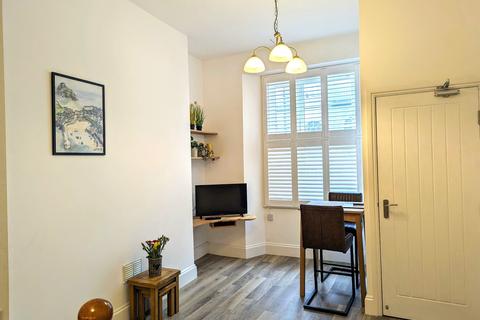 1 bedroom flat to rent, Flat 2 , Marlen House, Lower Frog Street, Tenby