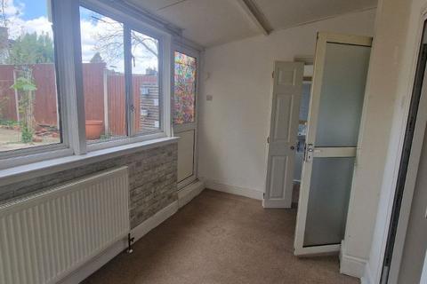 3 bedroom semi-detached house to rent, Arnos Grove