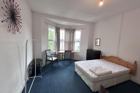 4 bedroom maisonette to rent, Bristol BS2