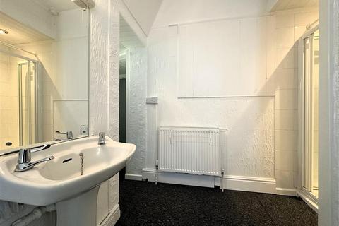 1 bedroom in a house share to rent, Tewkesbury Road, Longford GL2